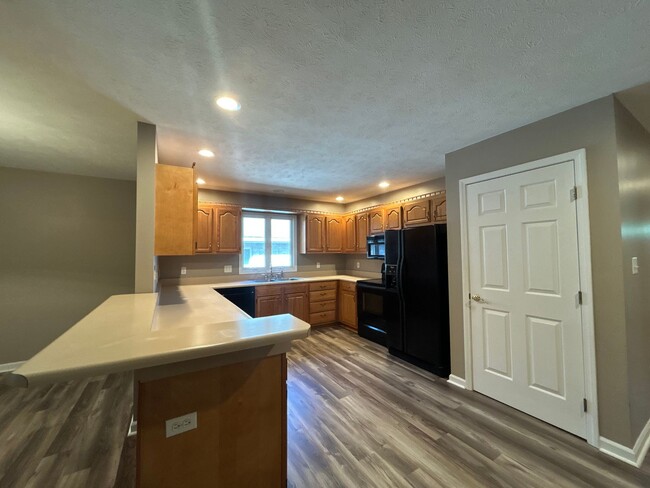 Building Photo - 2 Bedroom 2 Bath Condo Available Now!