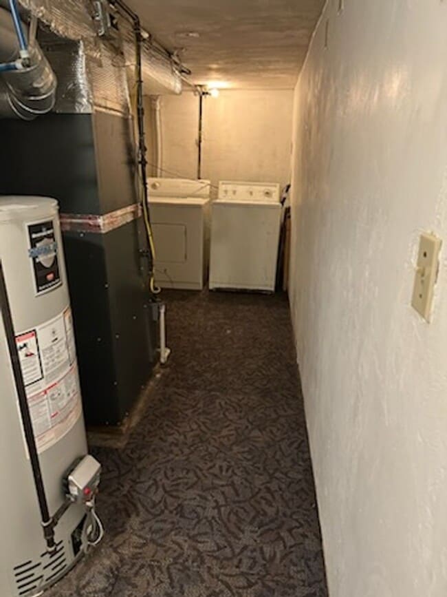 Building Photo - 3333-3335 Parkview Ave