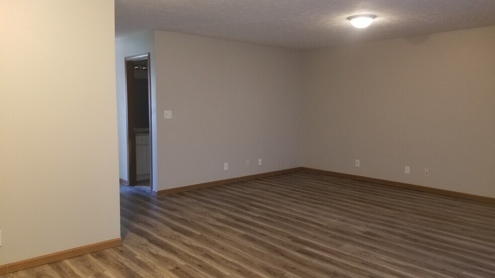 Building Photo - 3540 Bethel Dr