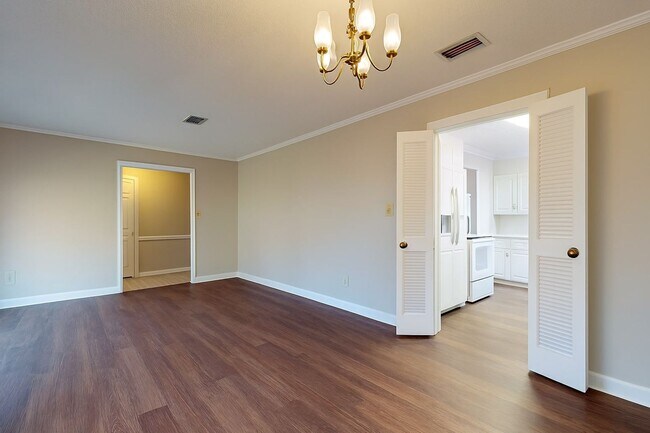 Building Photo - 1806 Heatherton Dr
