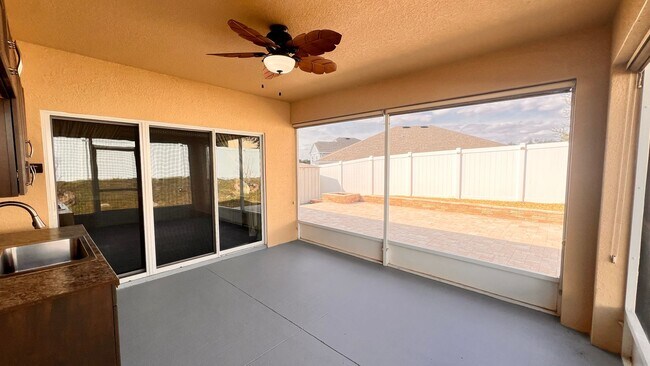 Building Photo - Immaculate 4 BR / 3 BA - With an OFFICE!