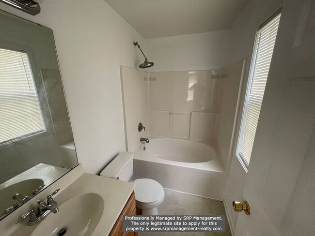 Building Photo - Great Three Bedroom Ranch with Fenced Yard...