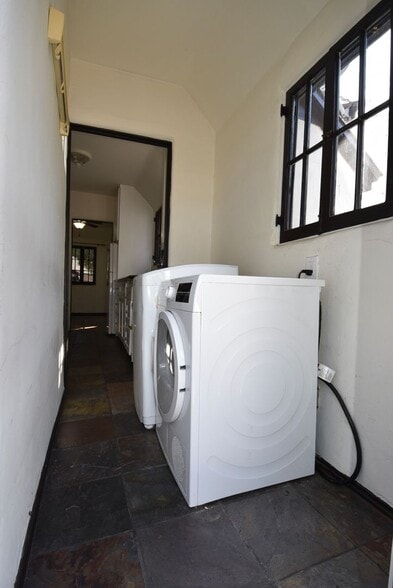 Building Photo - 2906 Griffith Park Blvd