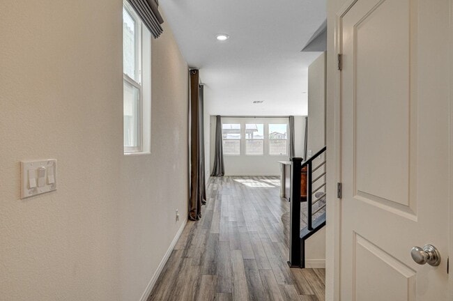 Building Photo - AMAZING 2 Story, 5 Bedroom Home in Gated community!