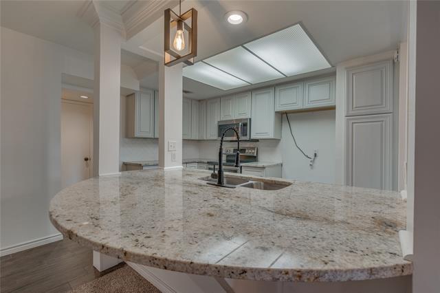 Building Photo - 8104 Lea Shore St