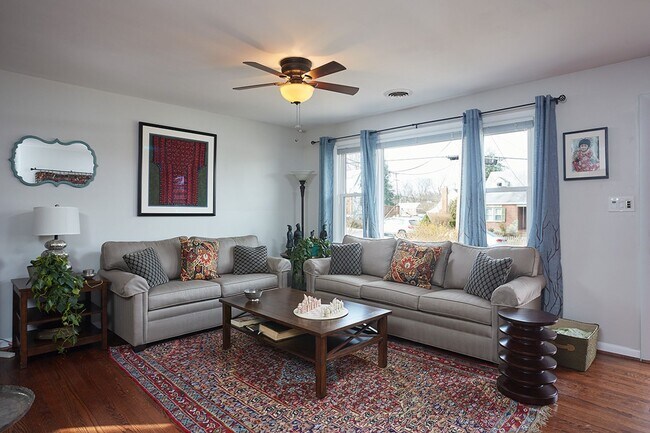 Building Photo - Silver Spring splendor with yard care INCL...