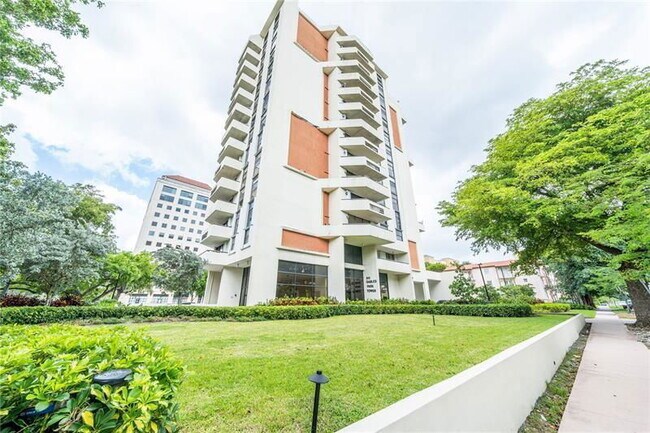 Building Photo - 911 E Ponce De Leon Blvd