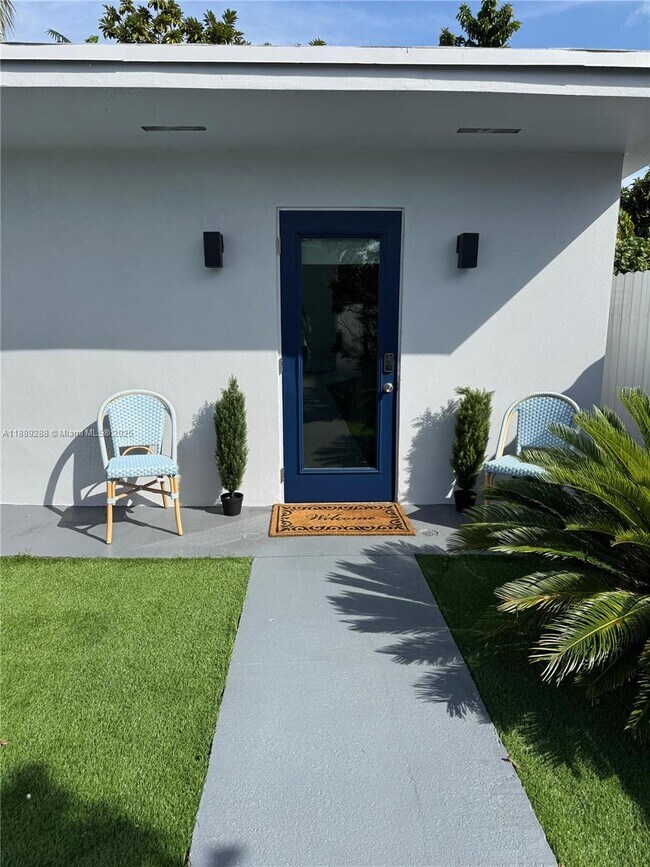 Building Photo - 2943 SW 36th Ave