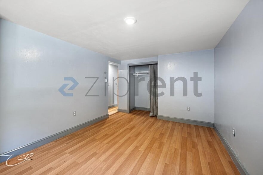Building Photo - Unit 1