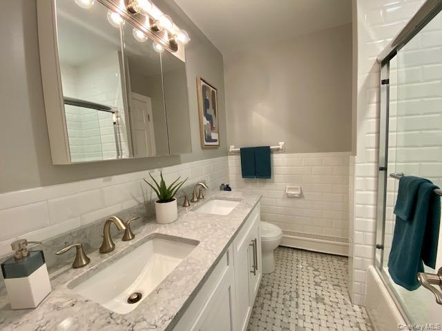 Building Photo - 1639 August Rd