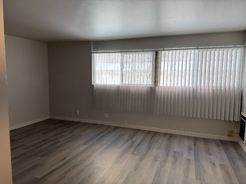 Building Photo - 219 Queen Anne Ave N