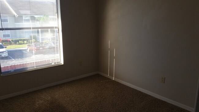 Building Photo - 3 Bed 2.5 Bath Townhome | Gated Community ...