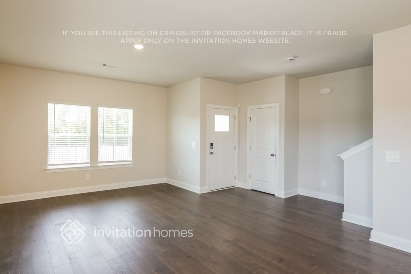 Building Photo - 231 River Rock Dr