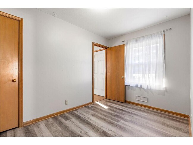 Building Photo - 7616 Xerxes Ave S