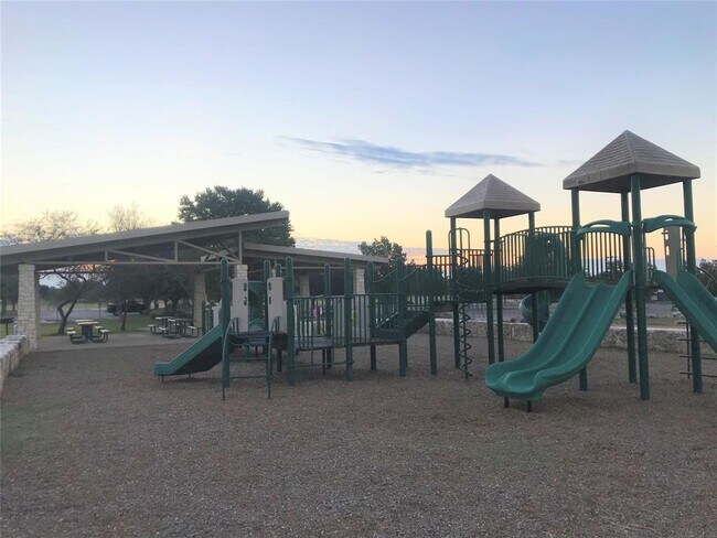 Building Photo - 4628 Katherine Dr