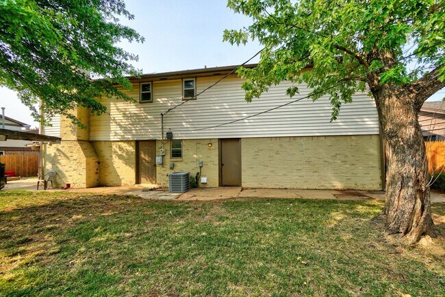 Building Photo - Spacious 4-Bedroom Home with Modern Amenities & Ideal Location Near Lake Hefner in OKC!