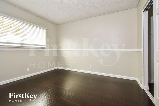Building Photo - 921 Palmhurst Dr