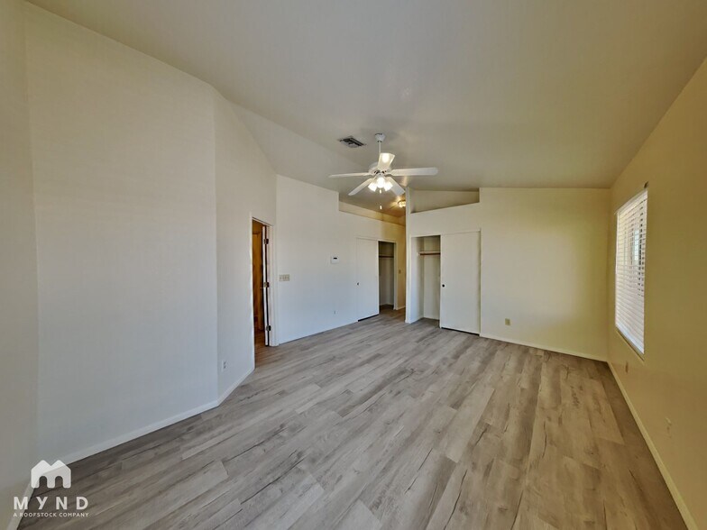 Building Photo - 9056 N Wild Eagle Ave