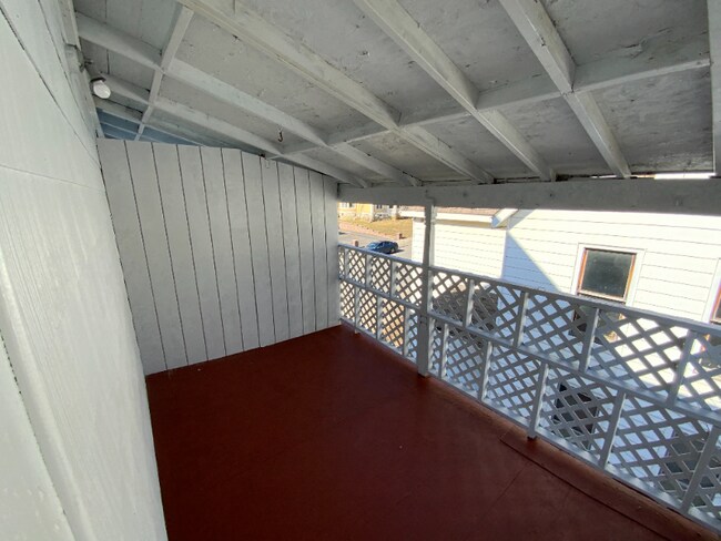 Building Photo - 263 Division St