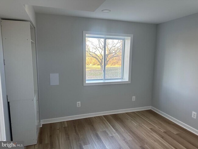 Building Photo - 905 Taskforce Dr