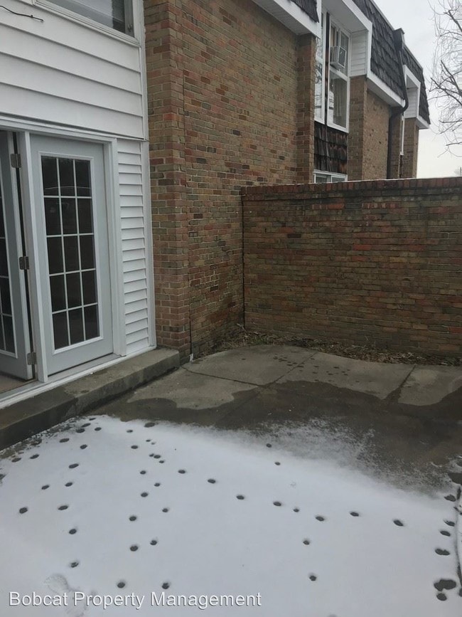 Building Photo - 100-108 Park Ridge Pl
