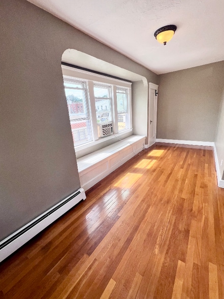 Building Photo - 13 Mechanic St