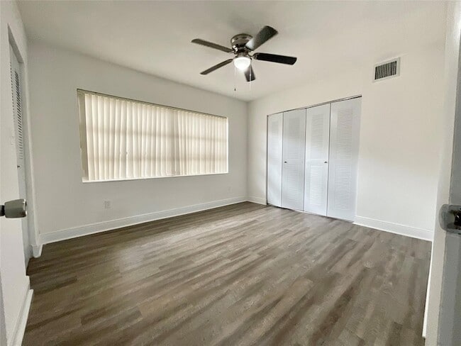 Building Photo - 9357 SW 77th Ave