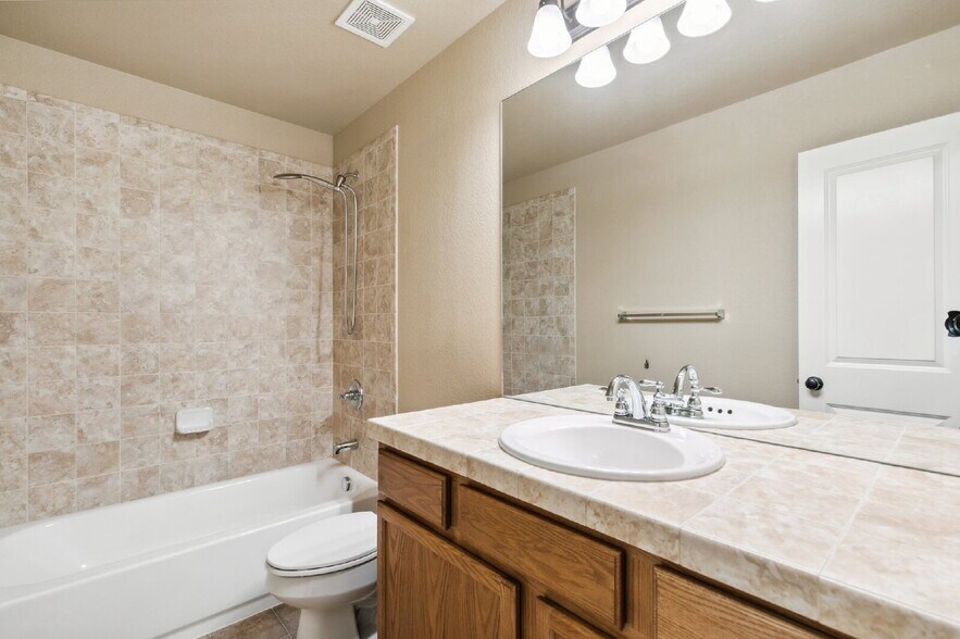 Building Photo - Stylish Cordera Ranch with Finished Baseme...