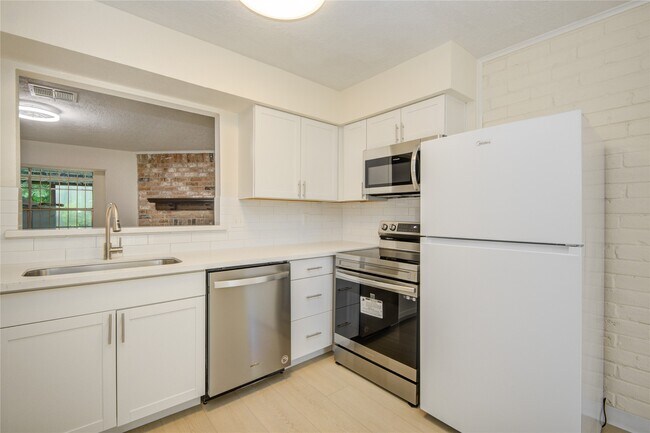 Building Photo - 12803 High Star Dr