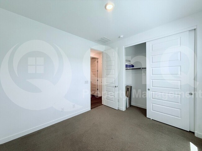 Building Photo - 4077 S Sabrina Dr