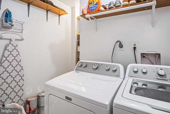 Building Photo - 1447 Newport Spring Ct