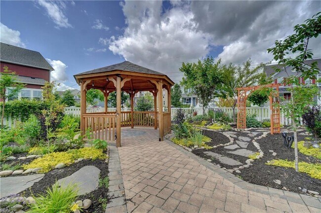 Building Photo - 800 Corcormant Ln