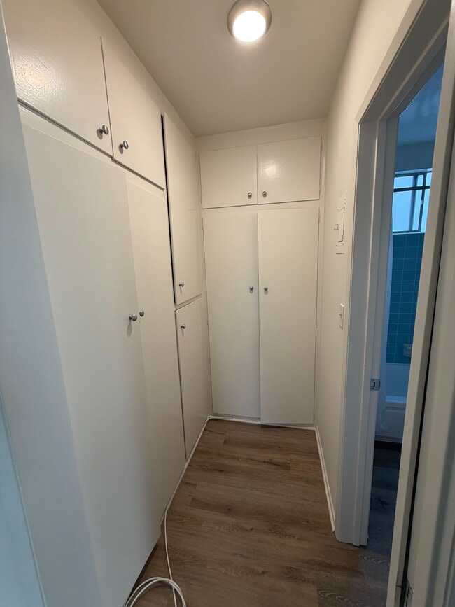 Building Photo - 267 S Madison Ave