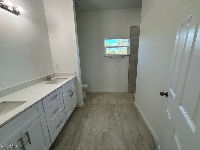 Building Photo - 3005 31st St W