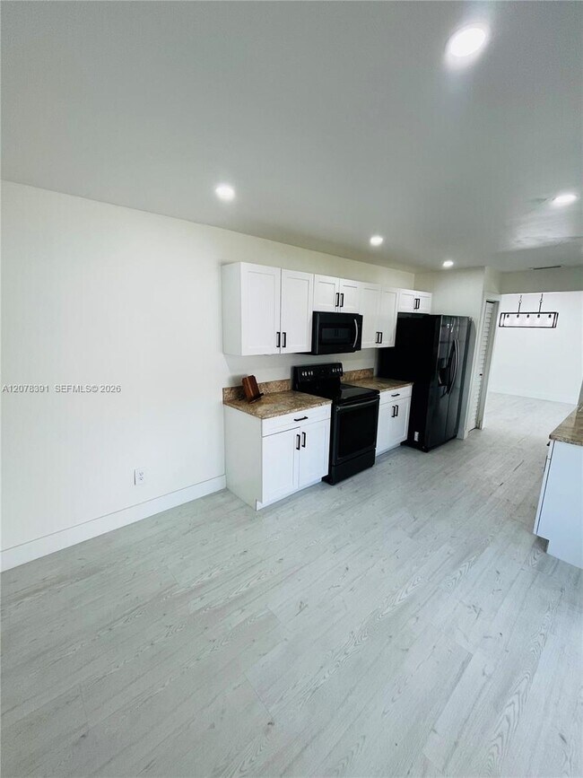 Building Photo - 1707 S Curlew Ln