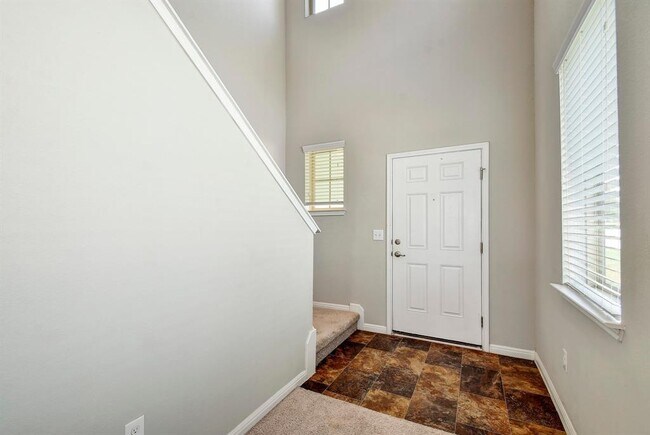 Building Photo - 741 Twisted Oaks Ln