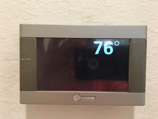 Building Photo - 191 SE 35 Ave