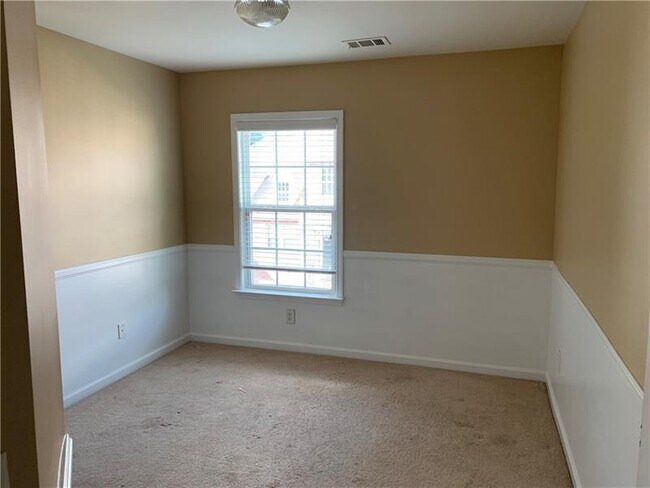 Building Photo - 6122 Deluna Way