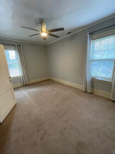 Building Photo - 418 Clement Ave