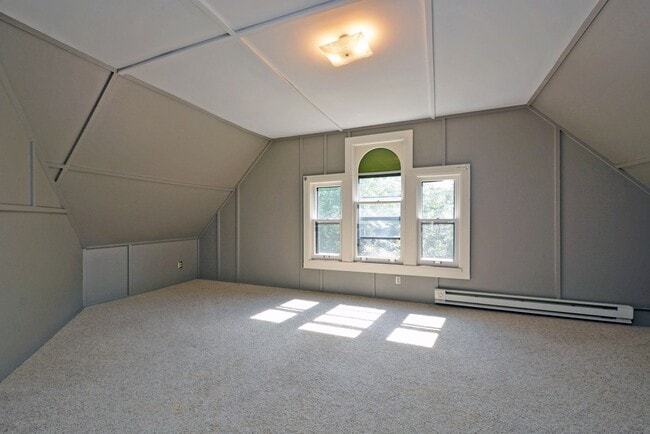 Building Photo - 1621 Laurel Ave
