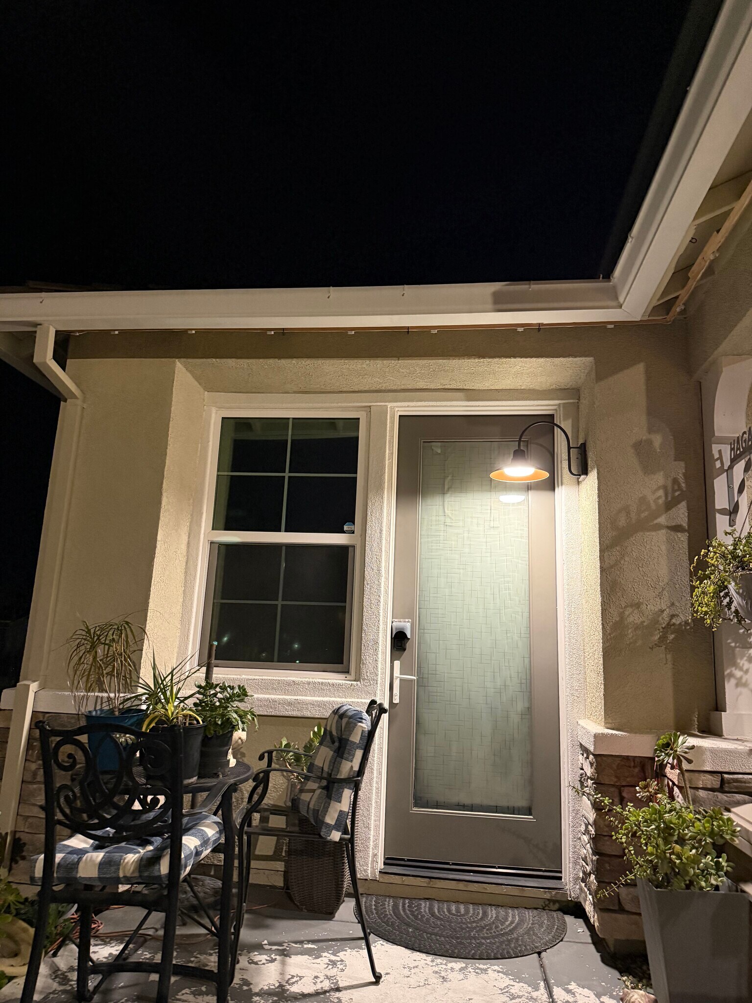 Building Photo - 731 Hydrangea Dr