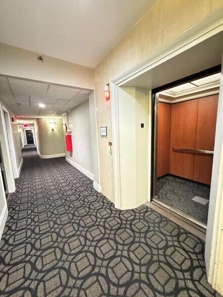 Building Photo - 52 Boylston St