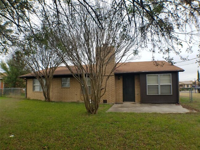 Building Photo - 1806 Stardust St