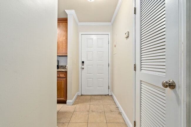 Building Photo - 121 Wright St