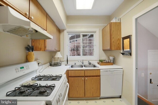 Building Photo - 1629 Fitzgerald Ln