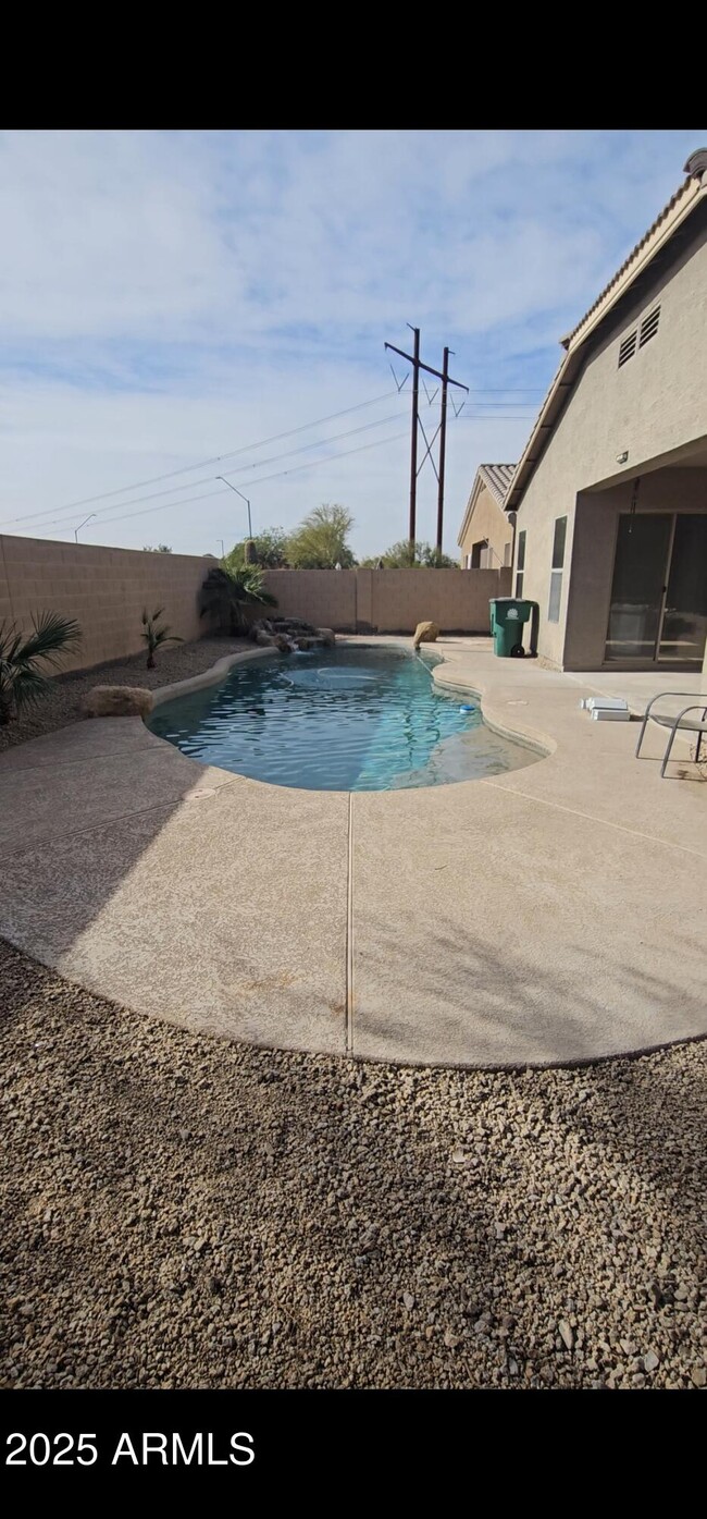 Building Photo - 17913 W Desert View Ln
