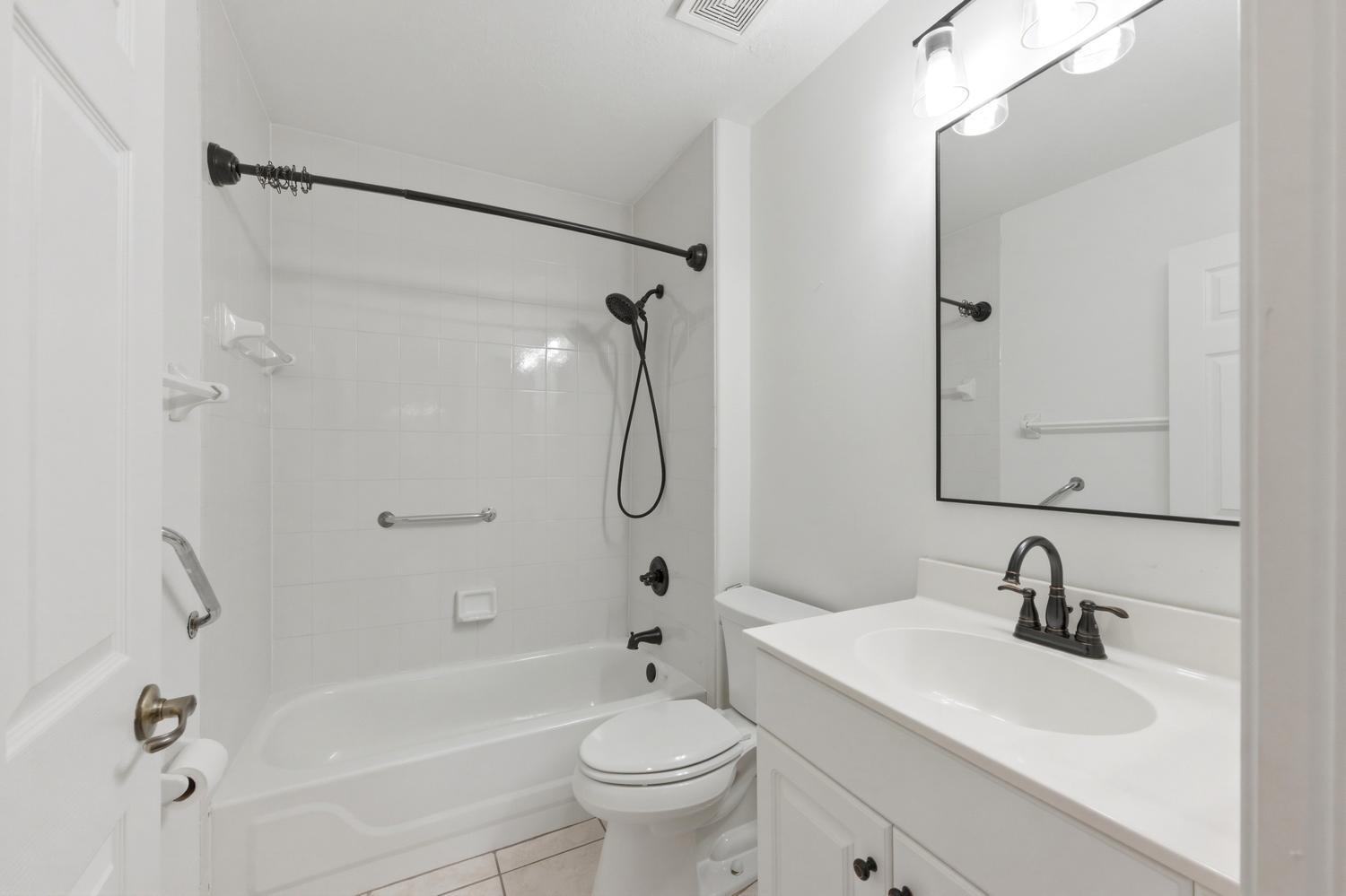 Building Photo - 658 Vintage Reserve Cir