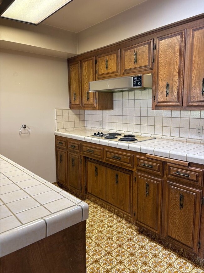 Building Photo - 2-Bed, 2-Bath Condo in Bakersfield | Garag...