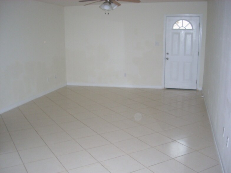 Building Photo - 3823 Jupiter Dr