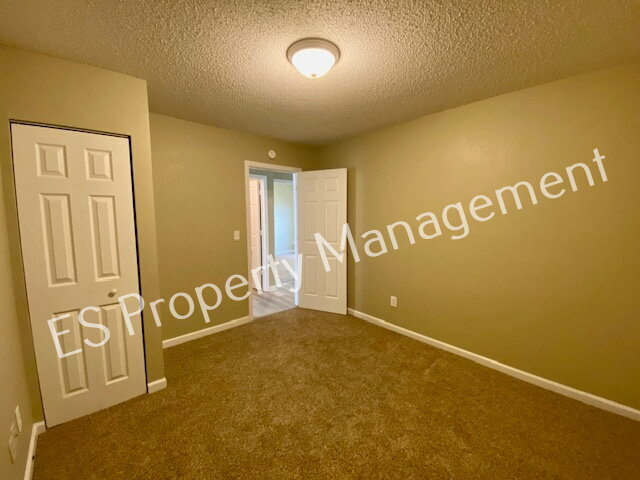 Building Photo - Wonderful 3 Bedroom 2 Bath Ranch Home in Lawrence Township!